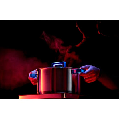 WMF Ultimate Cool Olla 24 cm 6,5L con Tapa, Acero Inoxidable Cromargan Mate, Apta Inducción y Lavavajillas, Sin Revestimiento